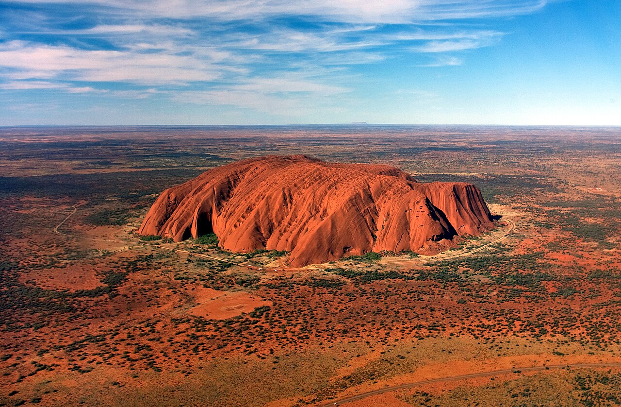 A picture of the Uluru monolith in Northern Territory, Australia - Image CC-BY